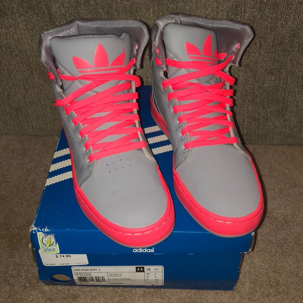 Adidas Women’s grey and pink hightops size 6.5